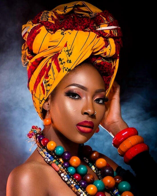 Картина по номерам 40x50 Красивая африканская девушка